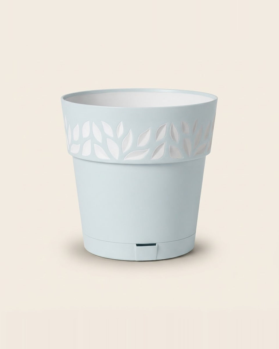 Leaf Pot 19 cm — Light Blue & White
