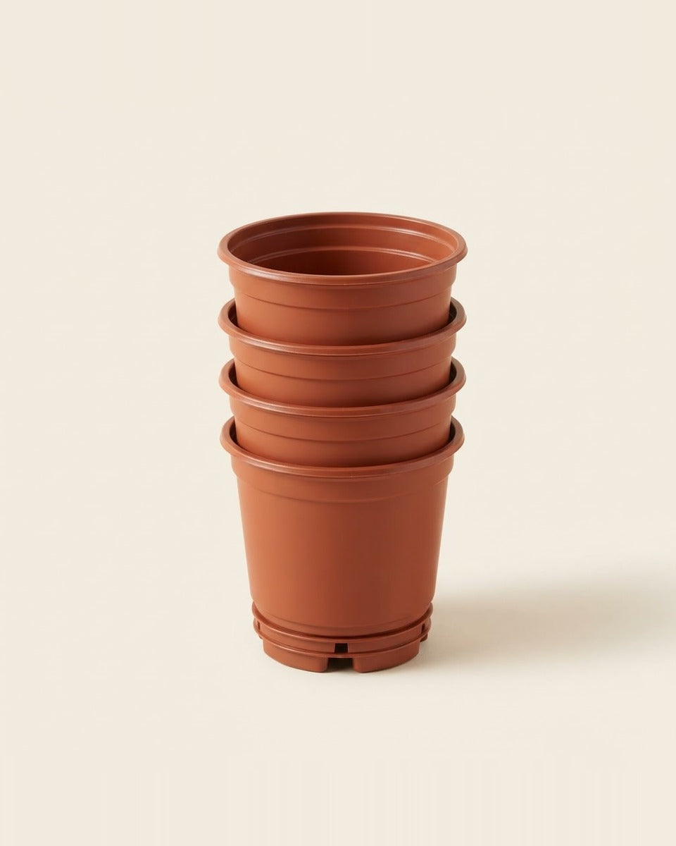 Lightweight Plastic Pots 14.5 cm 15 Pieces اصيص بلاستيك خفيف 14.5 سم (15 حبة)