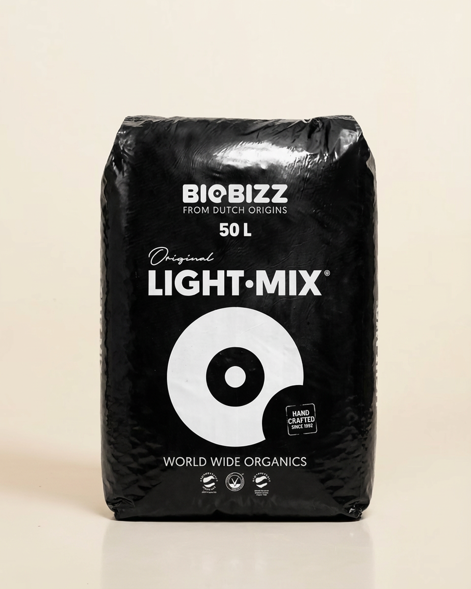 Light Mix Organic Potting Soil سماد نباتات داخلية
